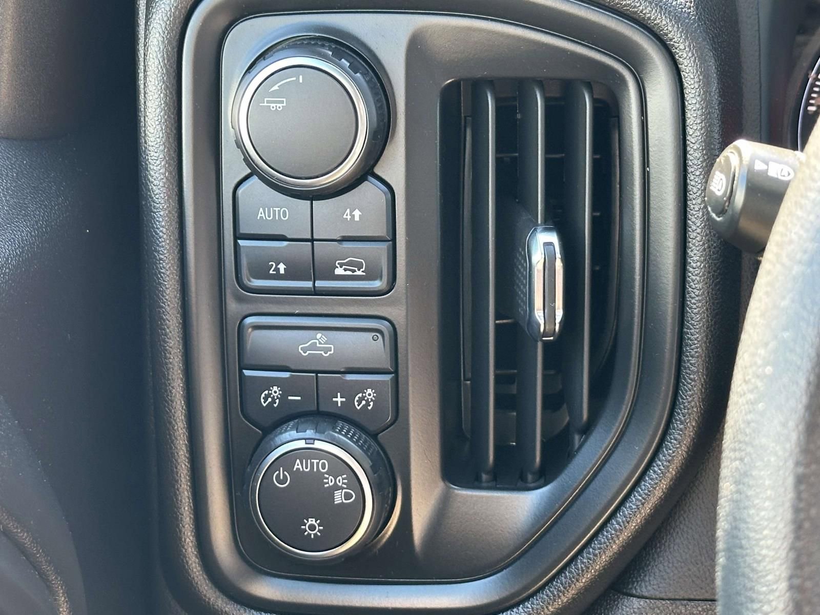 Certified 2024 Chevrolet Silverado 1500 Custom AWD/4WD image 15
