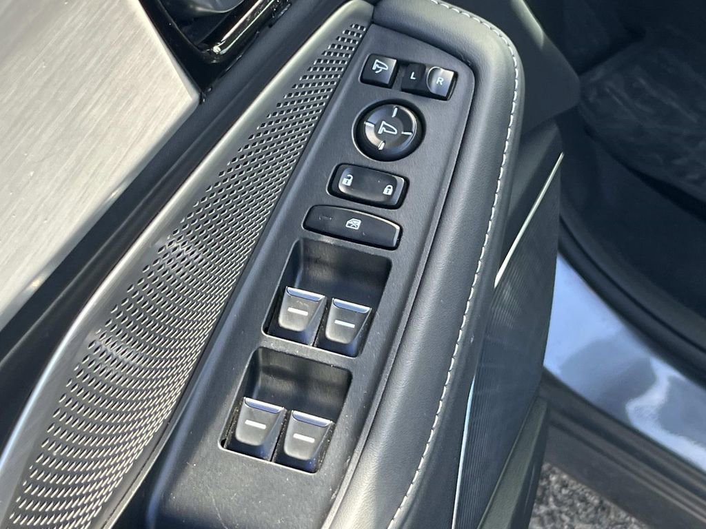 Used 2023 Acura MDX SH-AWD w/ Technology Package image 26