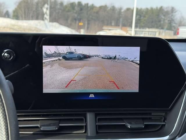 Used 2025 Chevrolet Trax LT FWD image 24