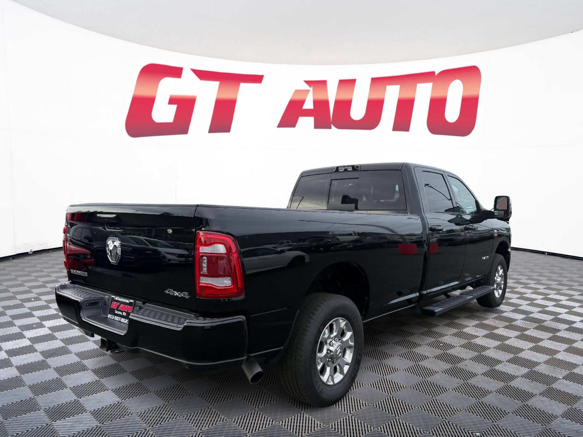 Used 2024 RAM 3500 Laramie AWD/4WD image 7