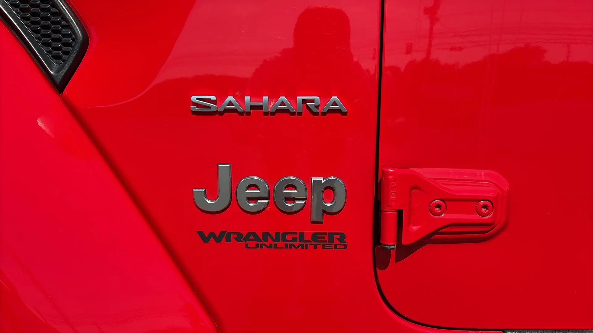 Used 2021 Jeep Wrangler Unlimited Sahara w/ Uconnect 4C Nav & Sound Group AWD/4WD image 26