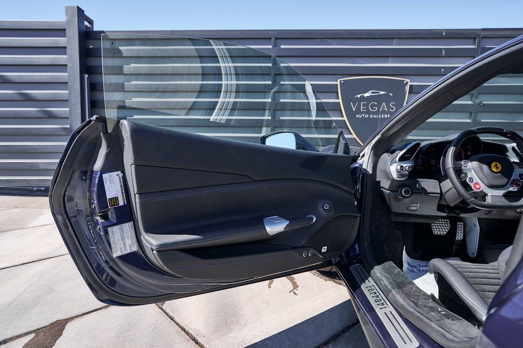 Used 2018 Ferrari 488 GTB image 31