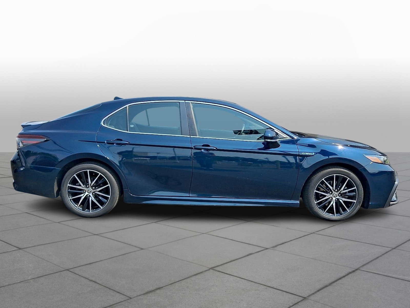 Used 2021 Toyota Camry SE FWD image 8
