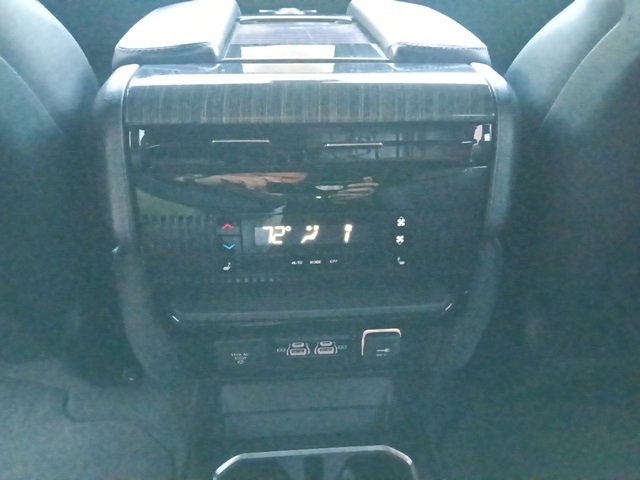 Used 2022 Jeep Wagoneer Series III w/ Premium Group I image 28