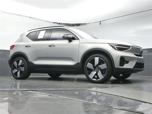 Used 2024 Volvo XC40 Recharge Plus w/ Protection Package Premier image 38