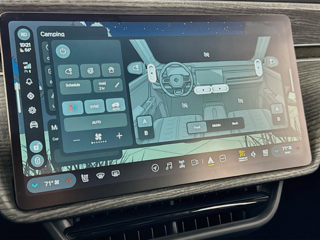 Used 2025 Rivian R1S Adventure Dual AWD/4WD image 31
