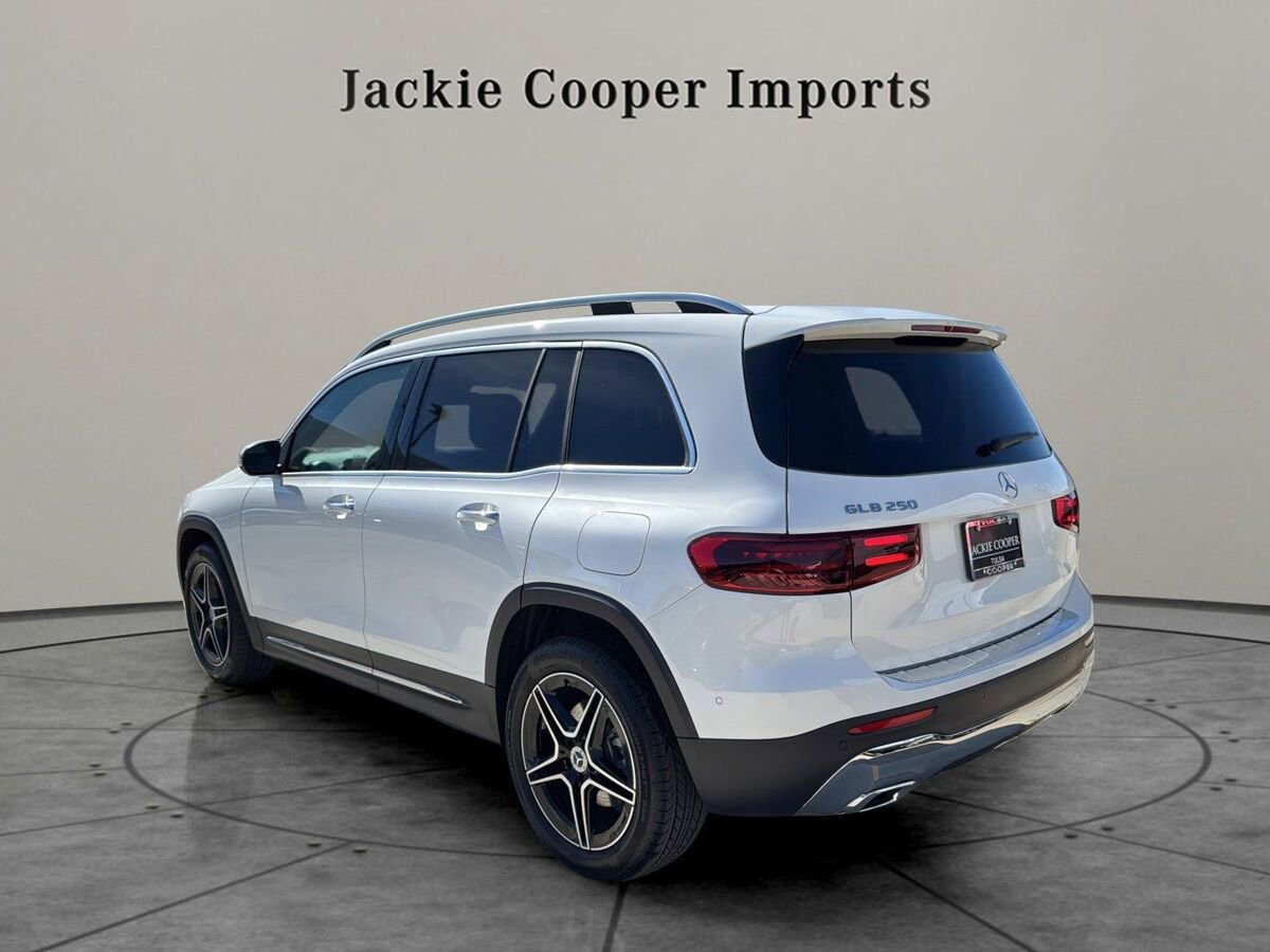 New 2026 Mercedes-Benz GLB 250 image 3
