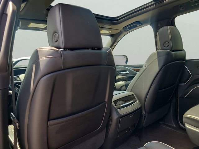 Used 2023 Cadillac Escalade ESV Premium Luxury AWD/4WD image 10