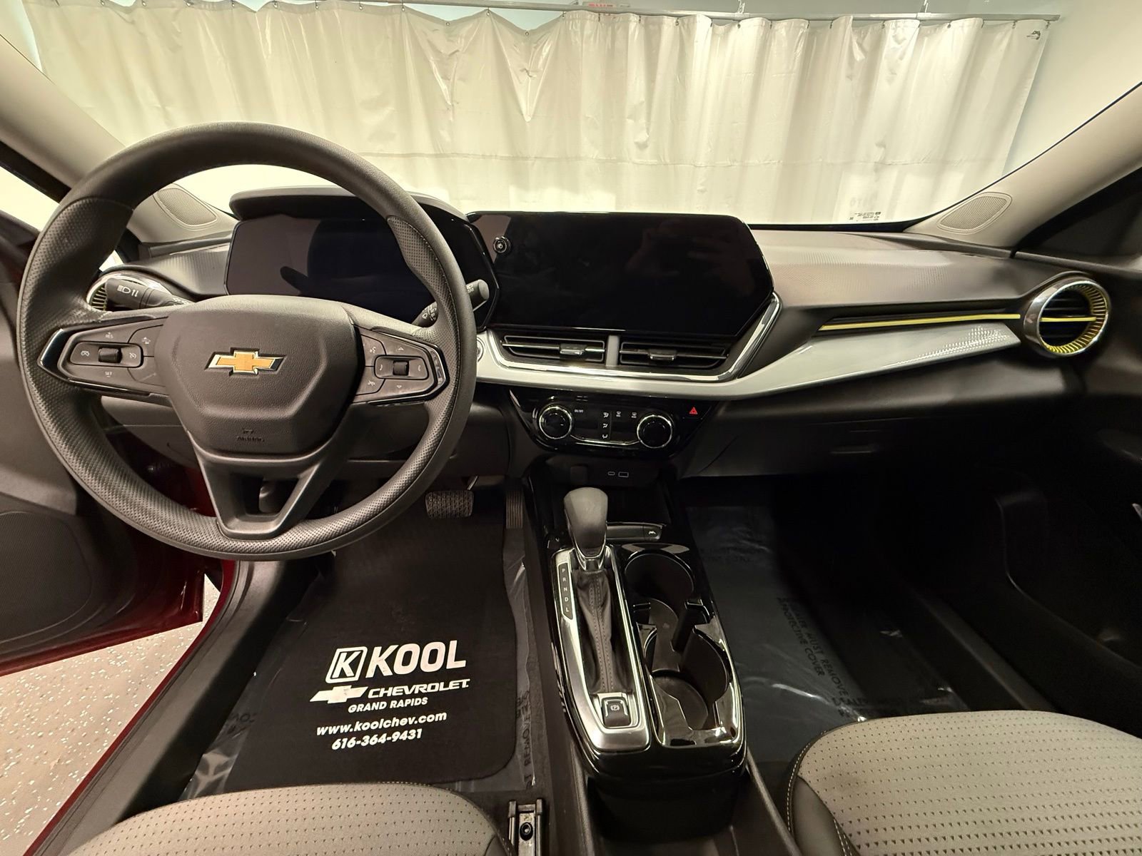 Used 2025 Chevrolet Trax LT image 17