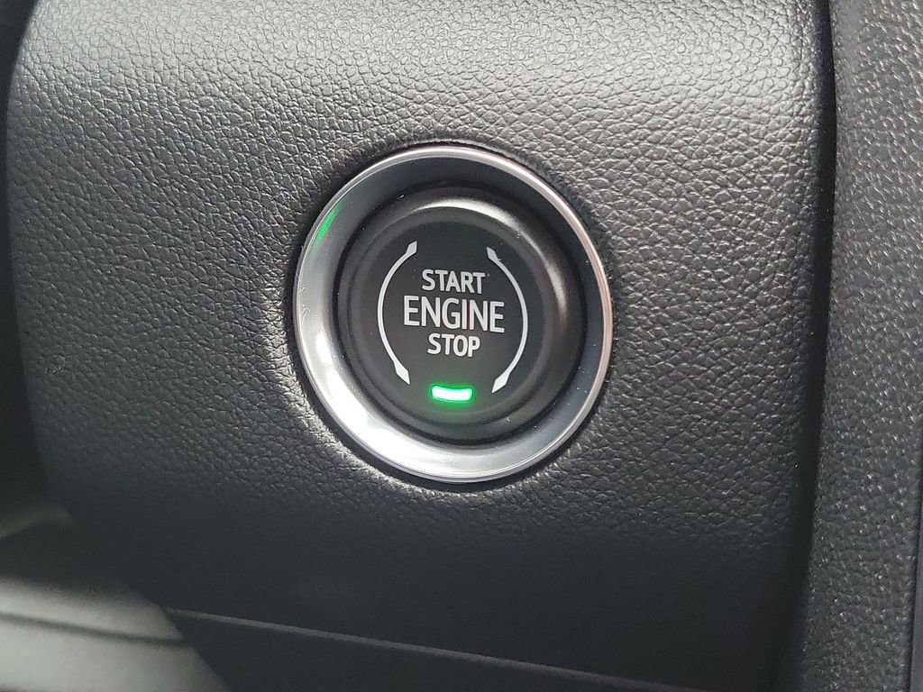 Used 2025 GMC Acadia AT4 image 17