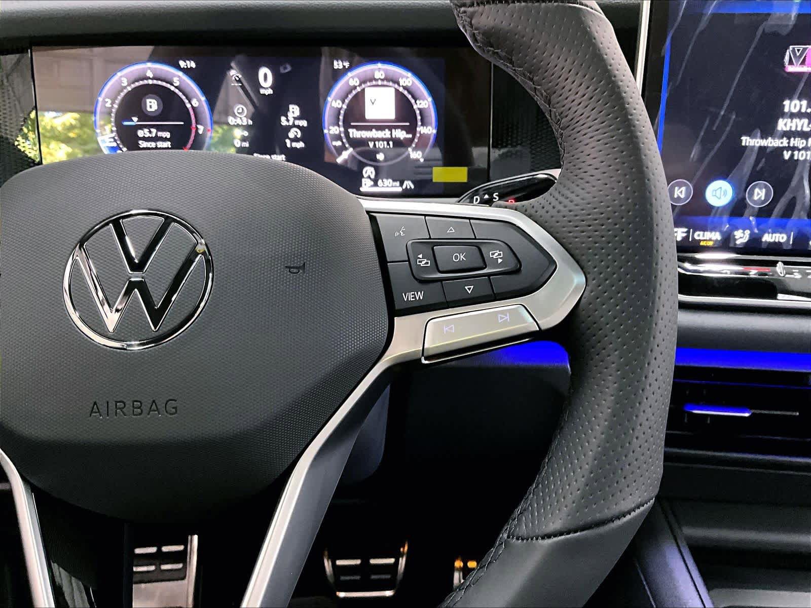 New 2026 Volkswagen Tiguan SE R-Line AWD/4WD image 18