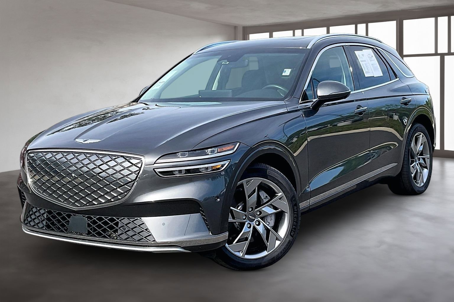 Used 2025 Genesis Electrified GV70 AWD/4WD image 3