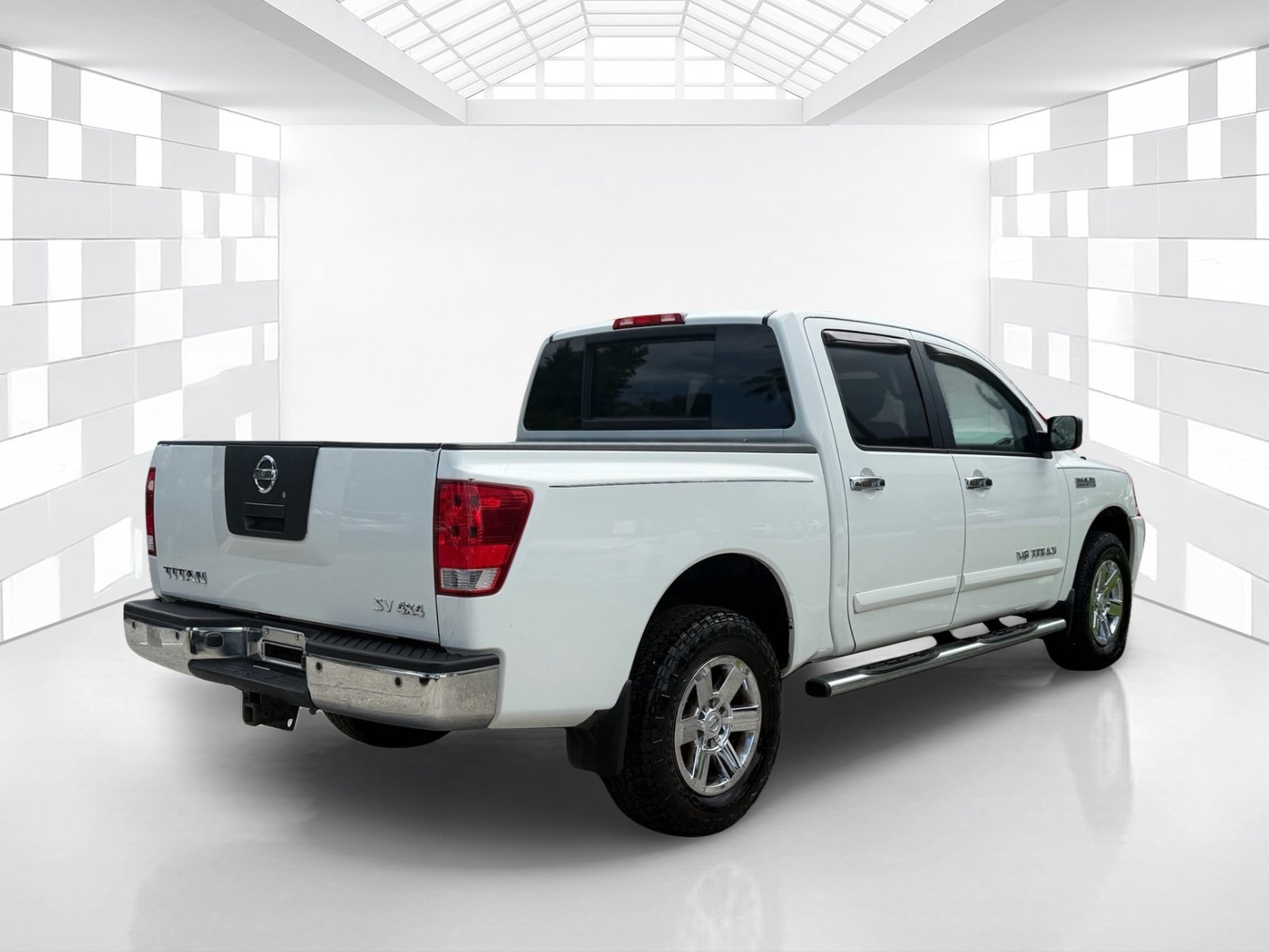 Used 2011 Nissan Titan SV w/ SV Value Truck Pkg AWD/4WD image 7