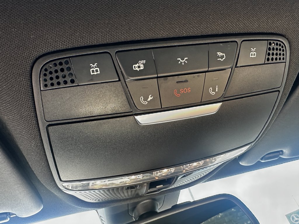 Used 2018 Mercedes-Benz C 300 Sedan image 31