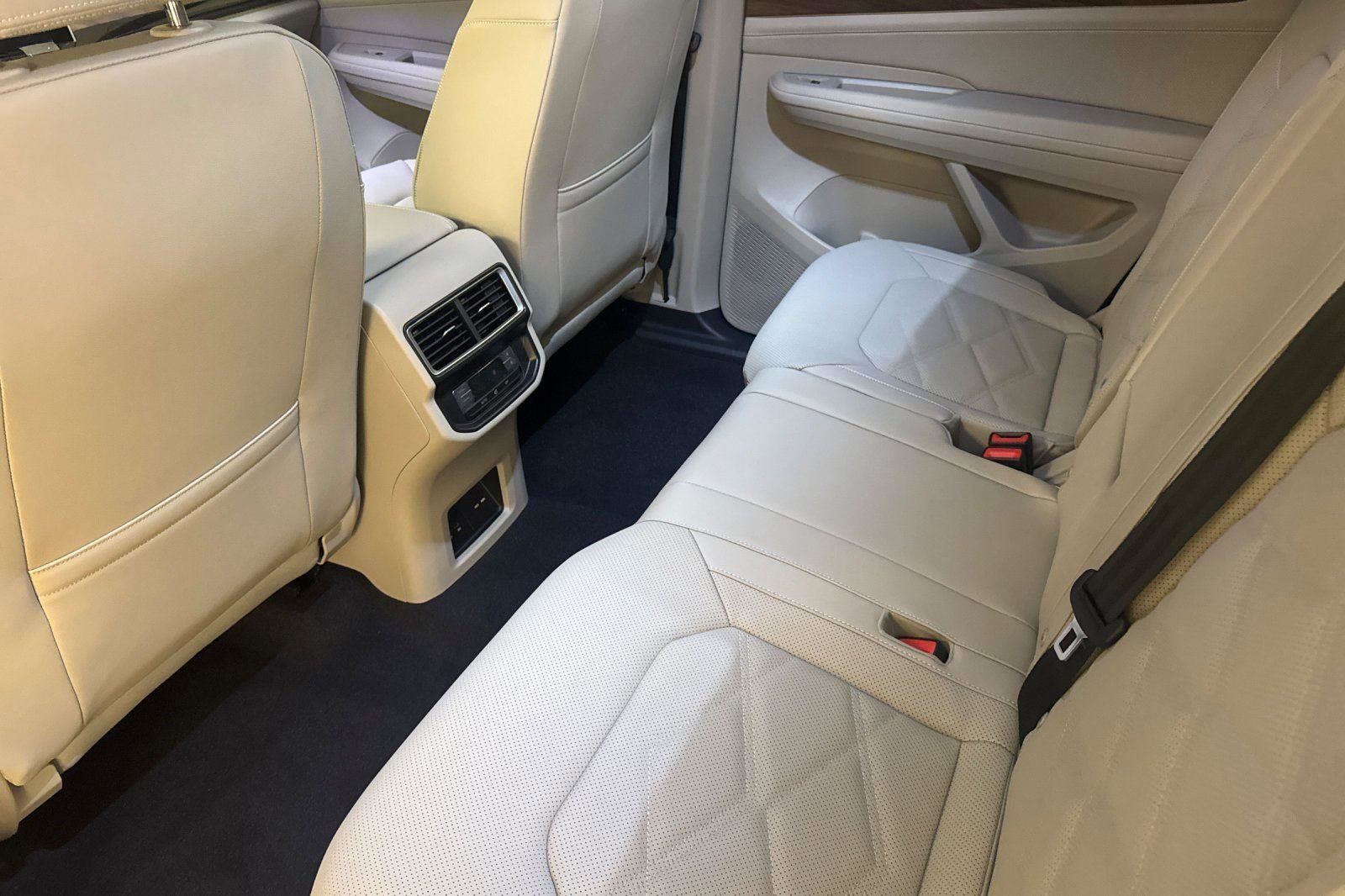 New 2026 Volkswagen Atlas SE image 11