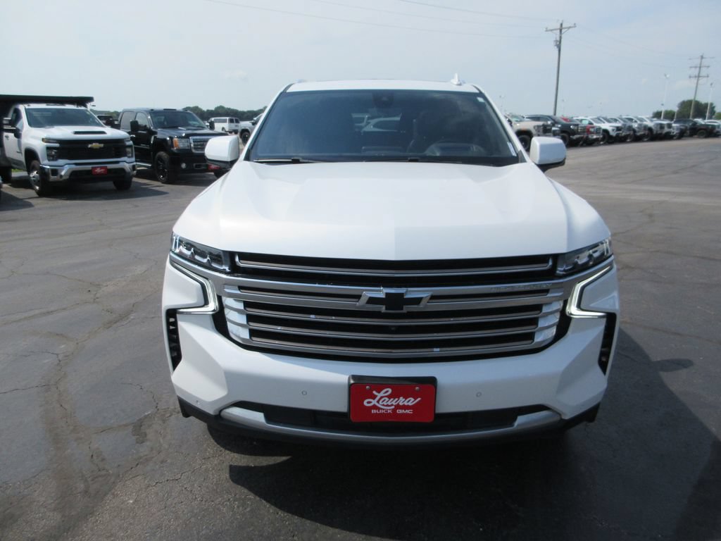 Used 2021 Chevrolet Suburban High Country w/ Premium Package 2 AWD/4WD image 13