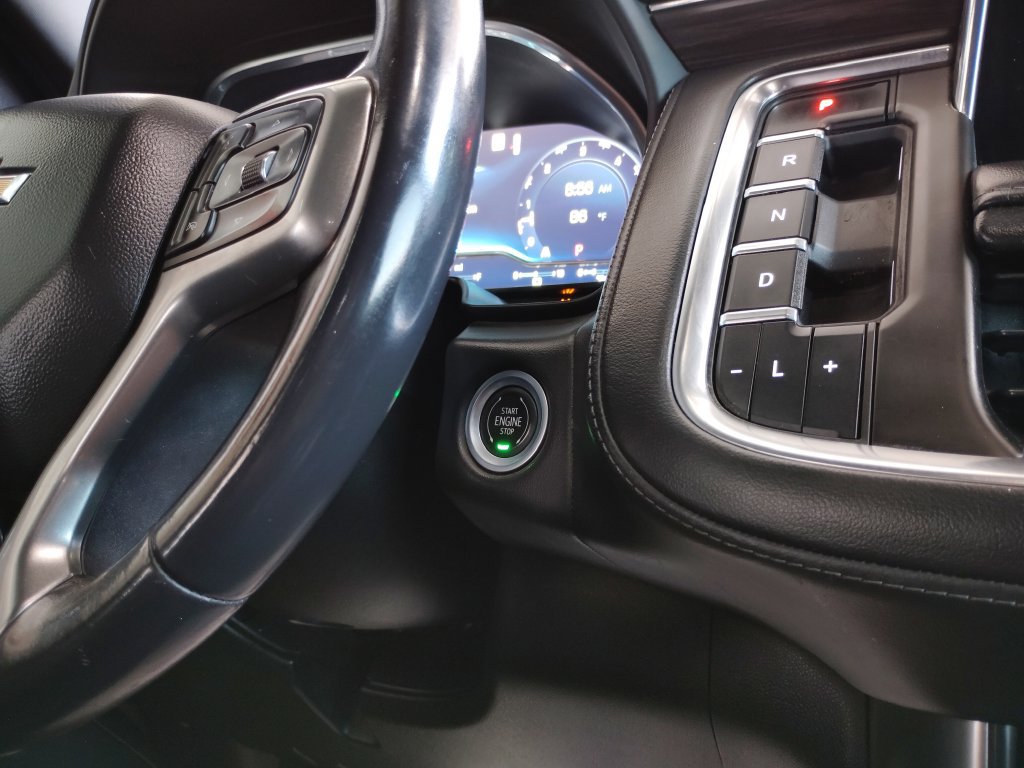 Used 2022 Chevrolet Suburban LT RWD image 32