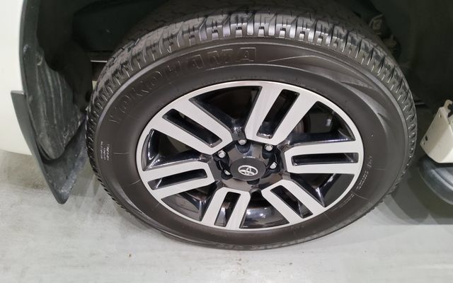 Used 2023 Toyota 4Runner Limited AWD/4WD image 38