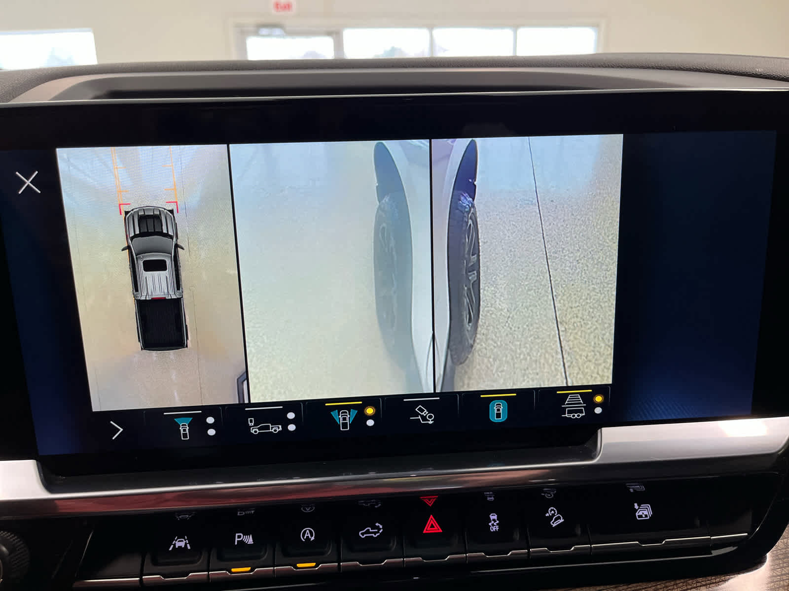 Used 2022 Chevrolet Silverado 1500 LT Trail Boss w/ LT Trail Boss Premium Package image 38