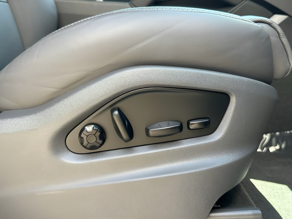 Used 2022 Porsche Cayenne E-Hybrid Coupe AWD/4WD image 55