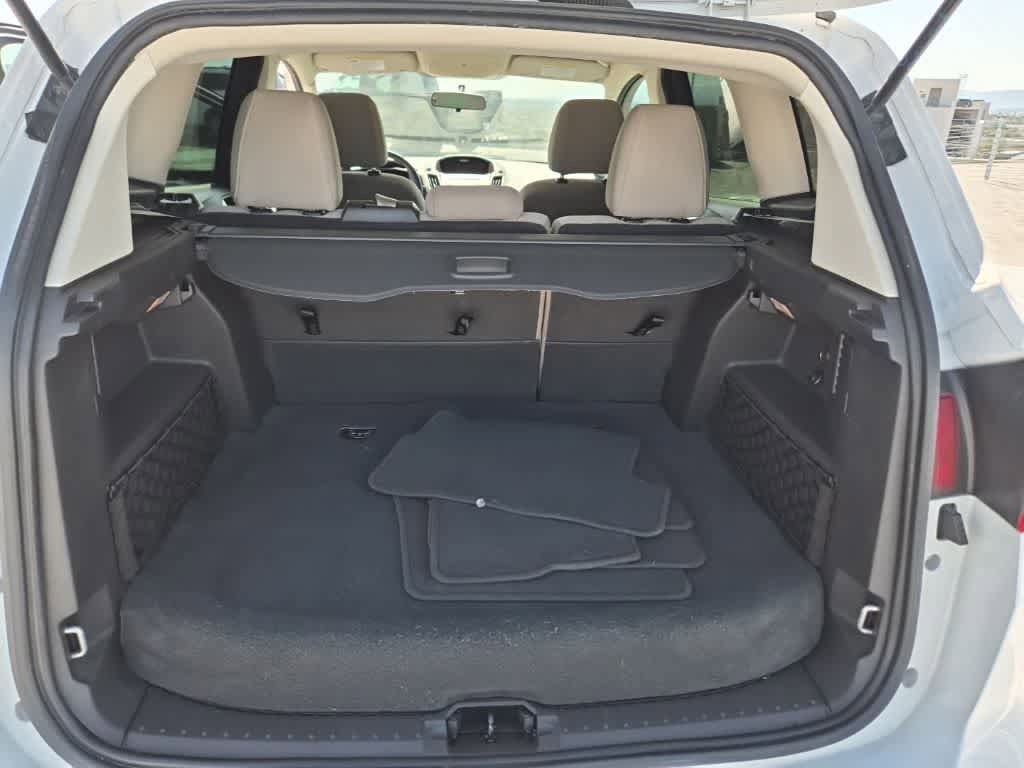 Used 2017 Ford C-MAX SE w/ Cargo Management Package FWD image 11