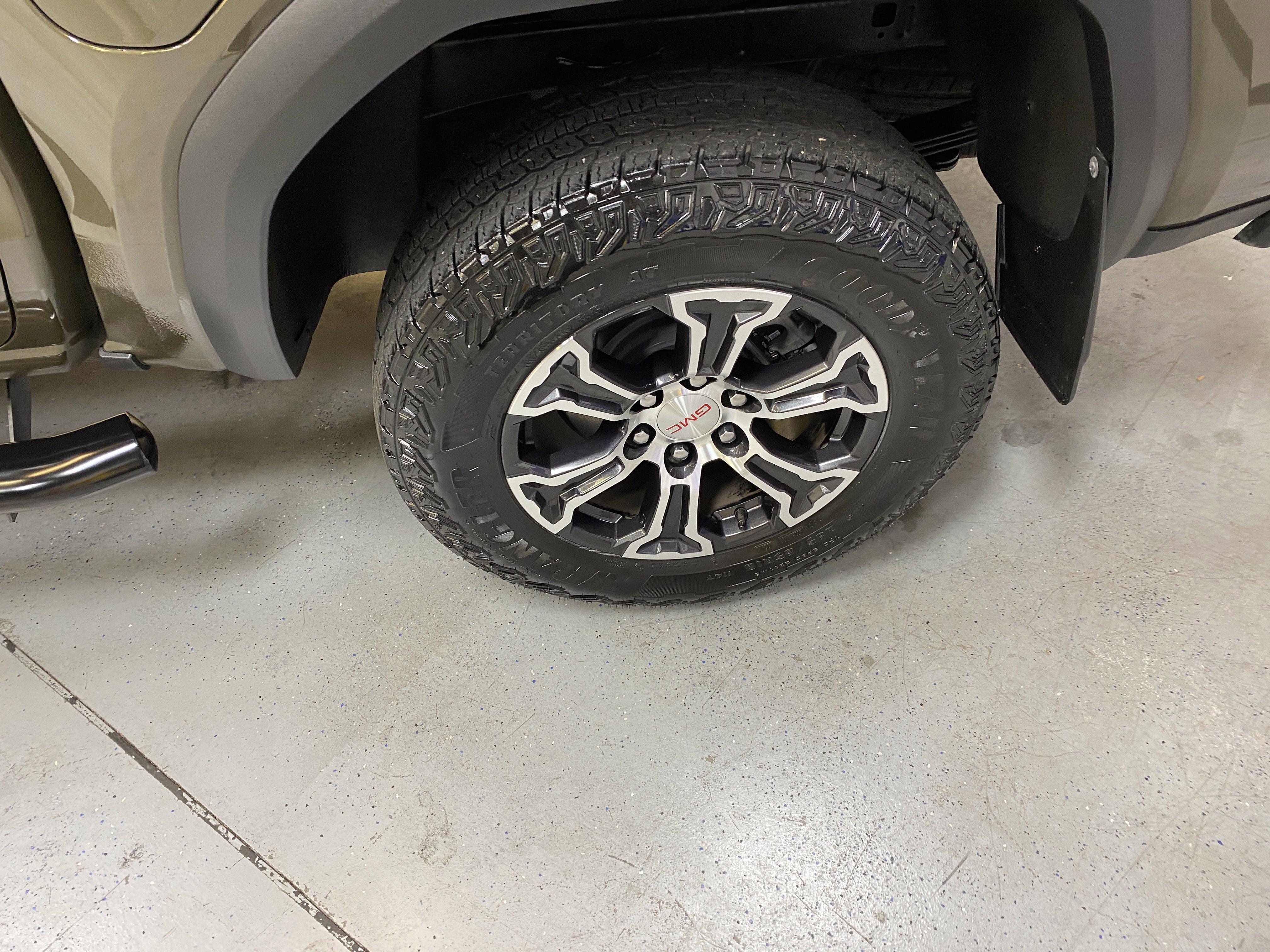 Used 2024 GMC Canyon AT4 image 12