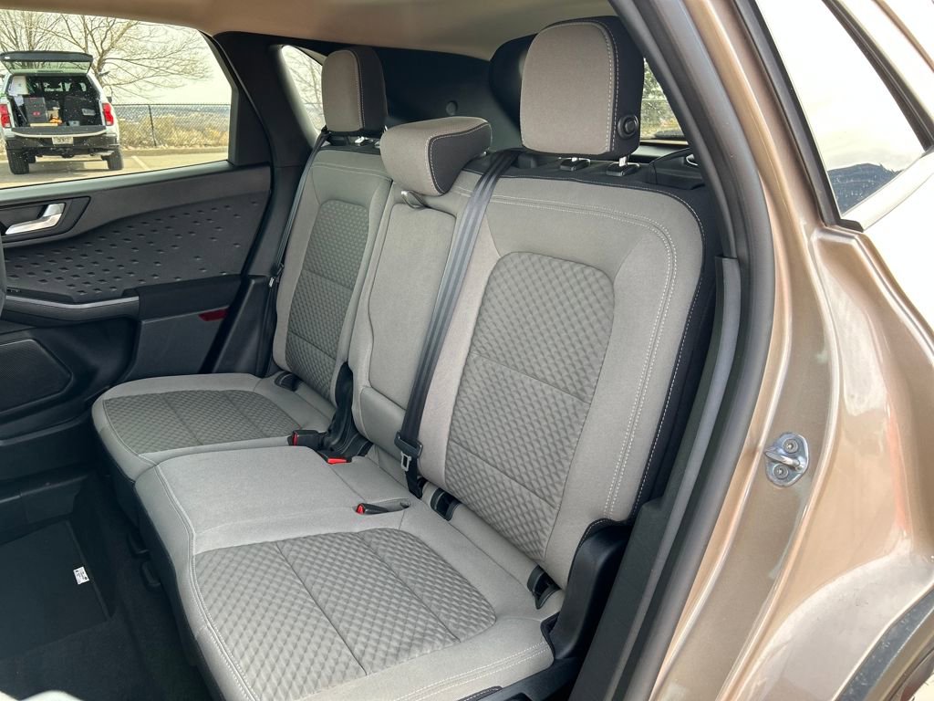 Used 2020 Ford Escape SE image 19