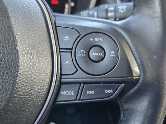 Used 2023 Toyota Corolla Cross XLE w/ Convenience Package FWD image 23
