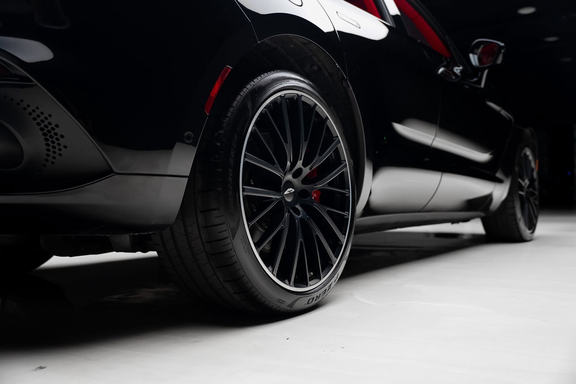 Used 2022 Aston Martin DBX AWD/4WD image 80