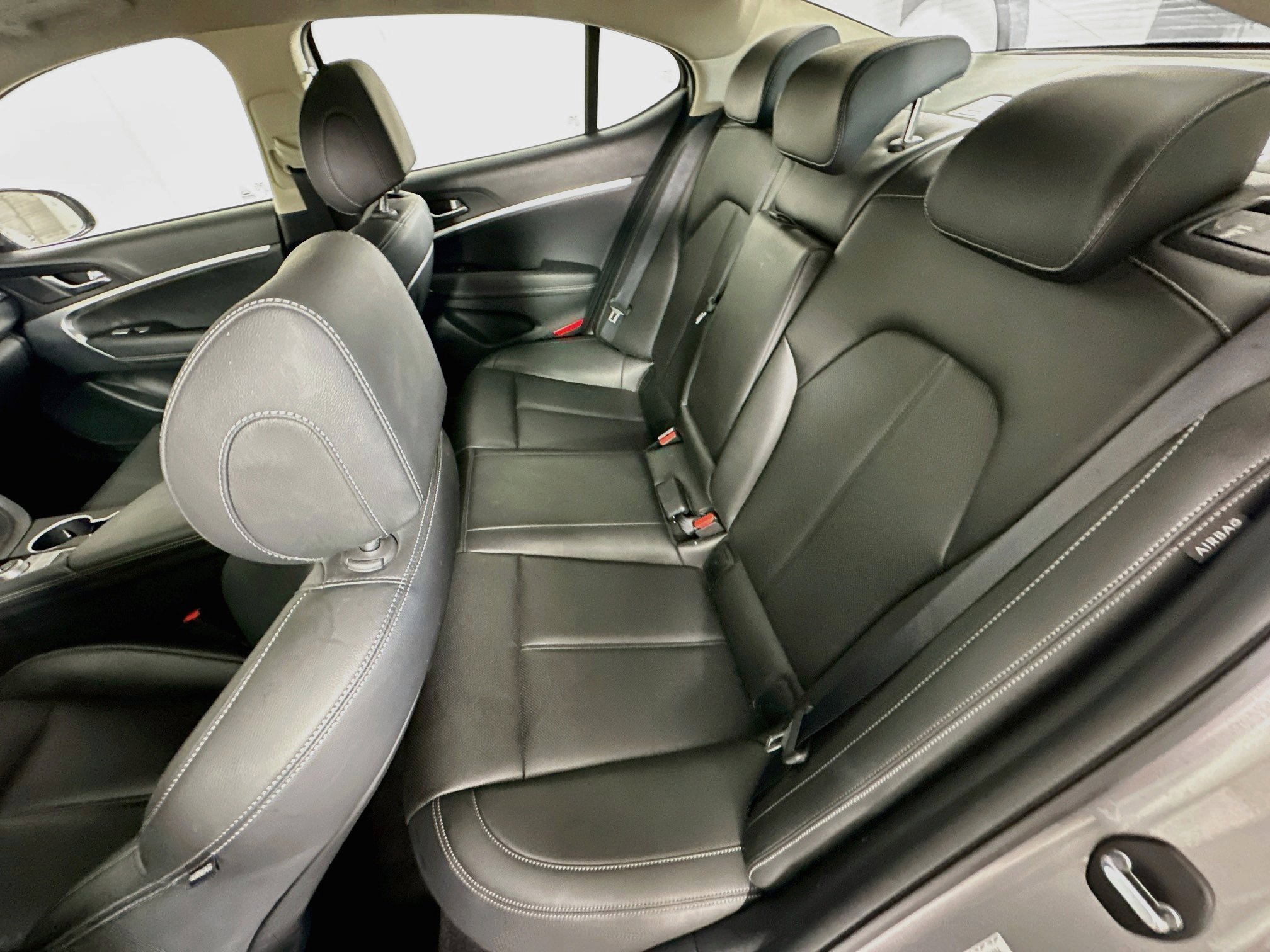 Used 2025 Genesis G70 2.5T RWD image 27