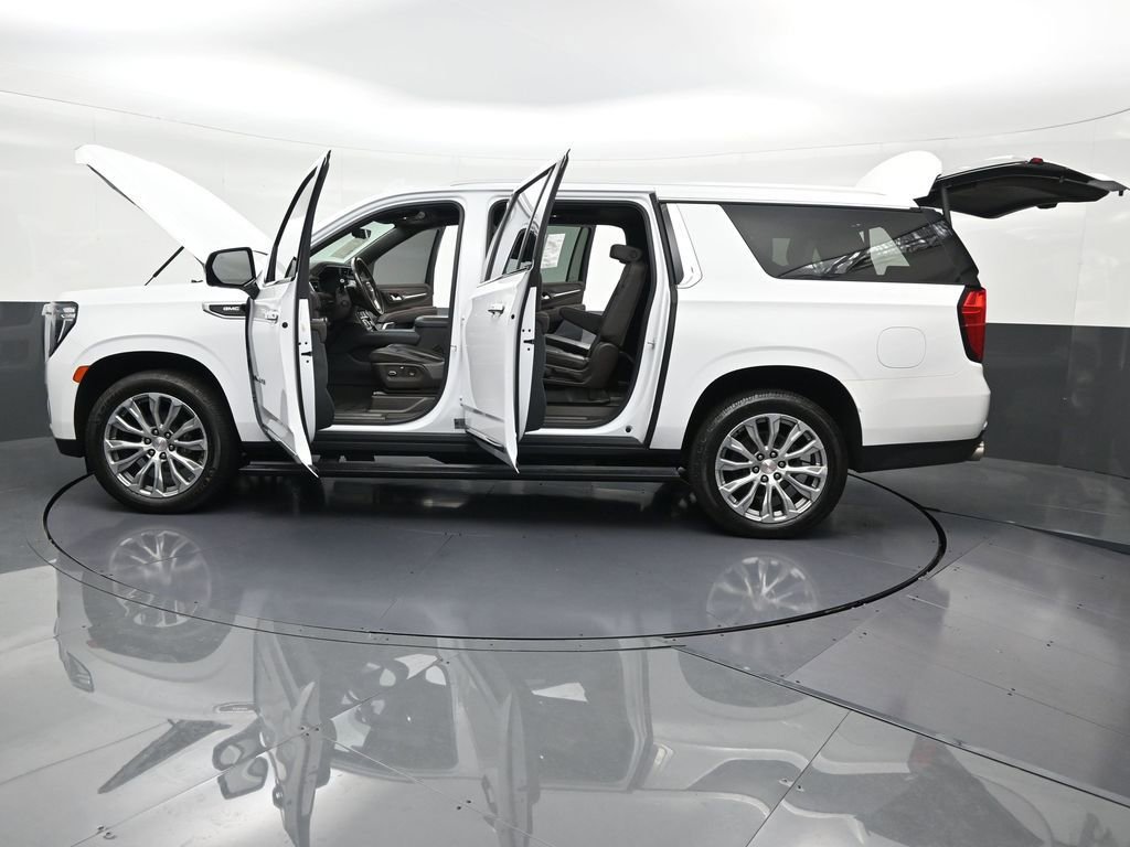 Used 2022 GMC Yukon XL Denali w/ Denali Premium Package image 35