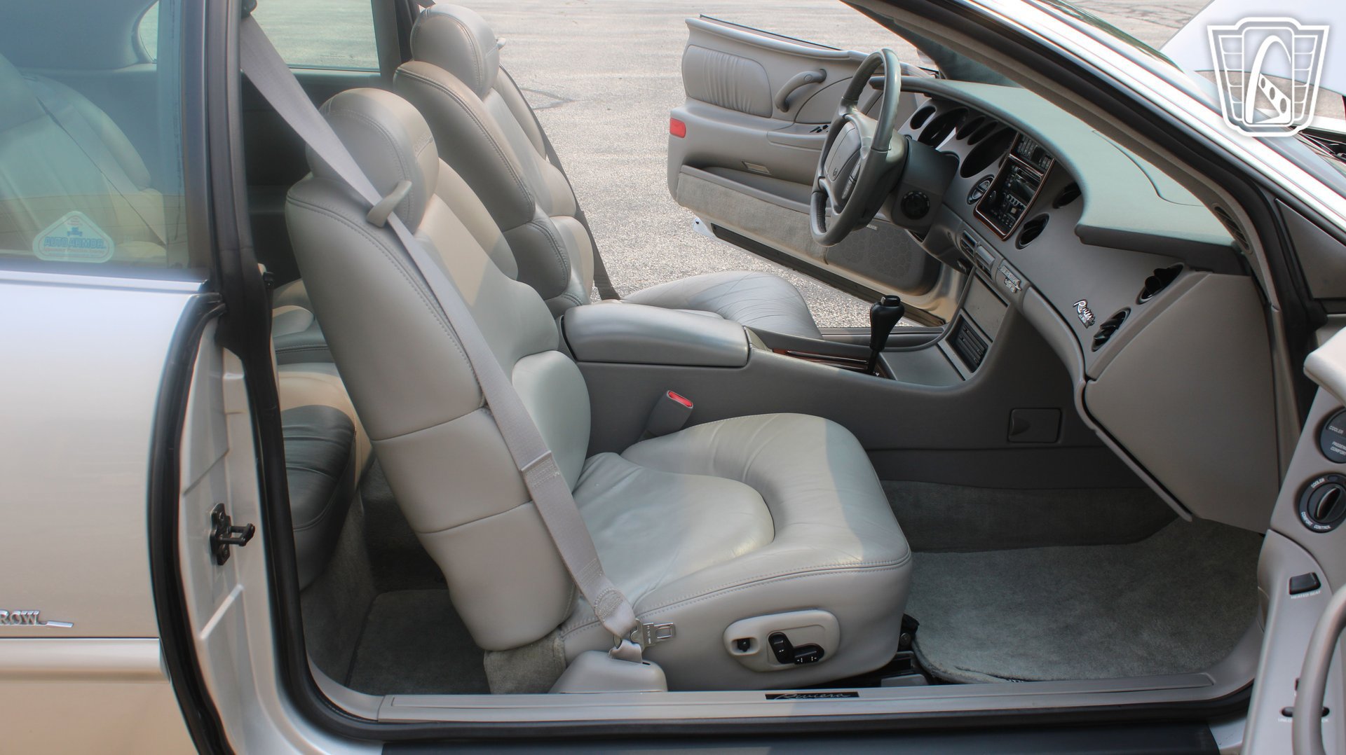 Used 1999 Buick Riviera Supercharged Coupe FWD image 15