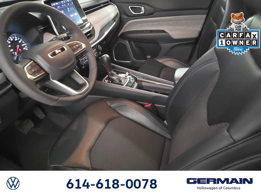 Used 2025 Jeep Compass Latitude AWD/4WD image 19