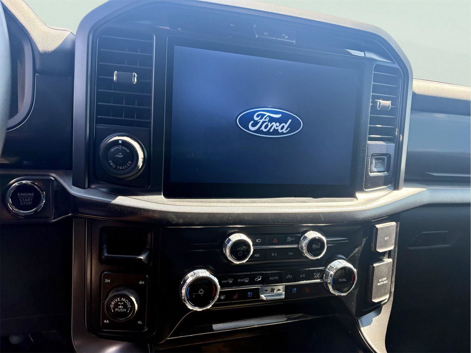 Used 2025 Ford F150 Lariat w/ Equipment Group 501A Mid AWD/4WD image 16