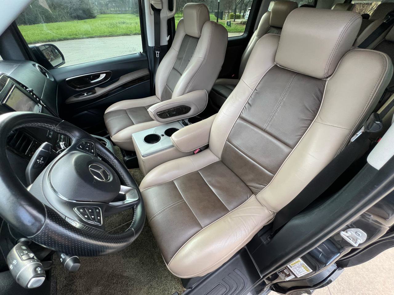Used 2018 Mercedes-Benz Metris Passenger Van image 16