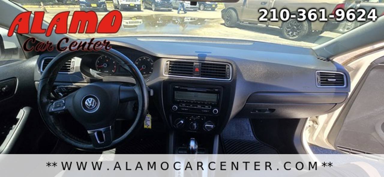 Used 2011 Volkswagen Jetta SE FWD image 17