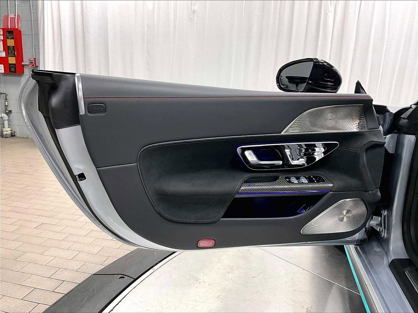 Used 2024 Mercedes-Benz SL 63 AMG 4MATIC image 25