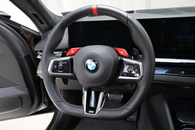 Used 2025 BMW M5 w/ Executive Package image 36