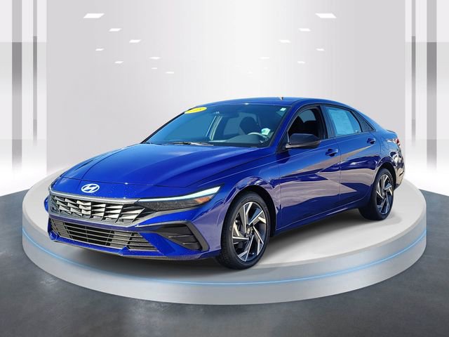 Used 2025 Hyundai Elantra Sport image 3