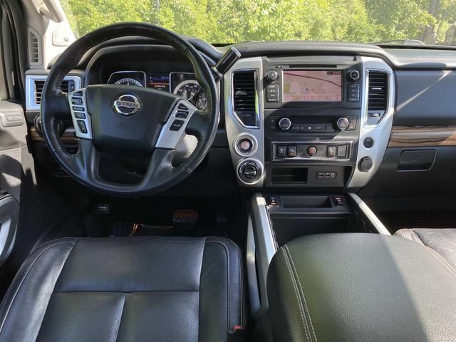 Used 2019 Nissan Titan SL AWD/4WD image 7