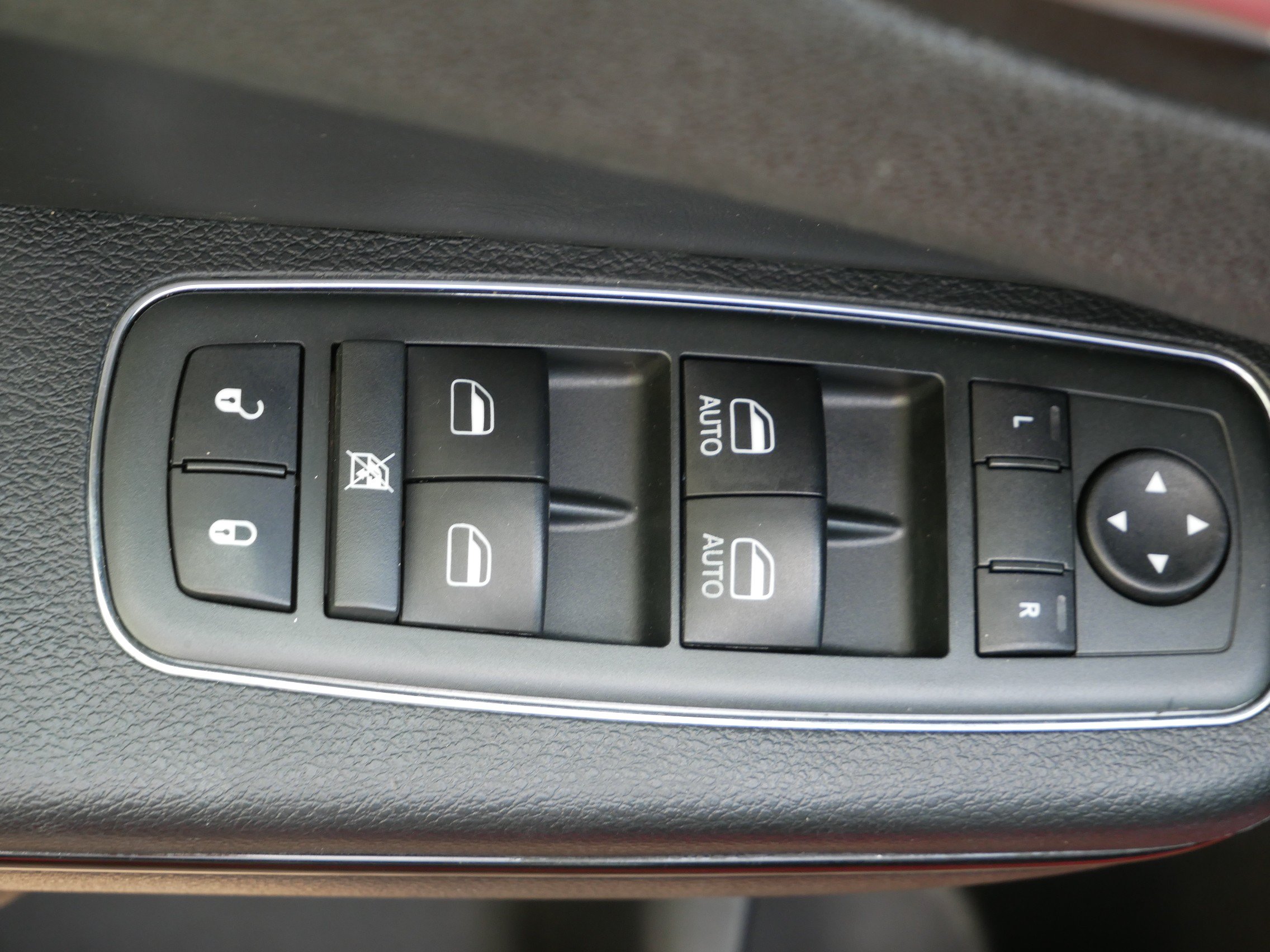 Used 2014 Chrysler 300 S AWD/4WD image 10