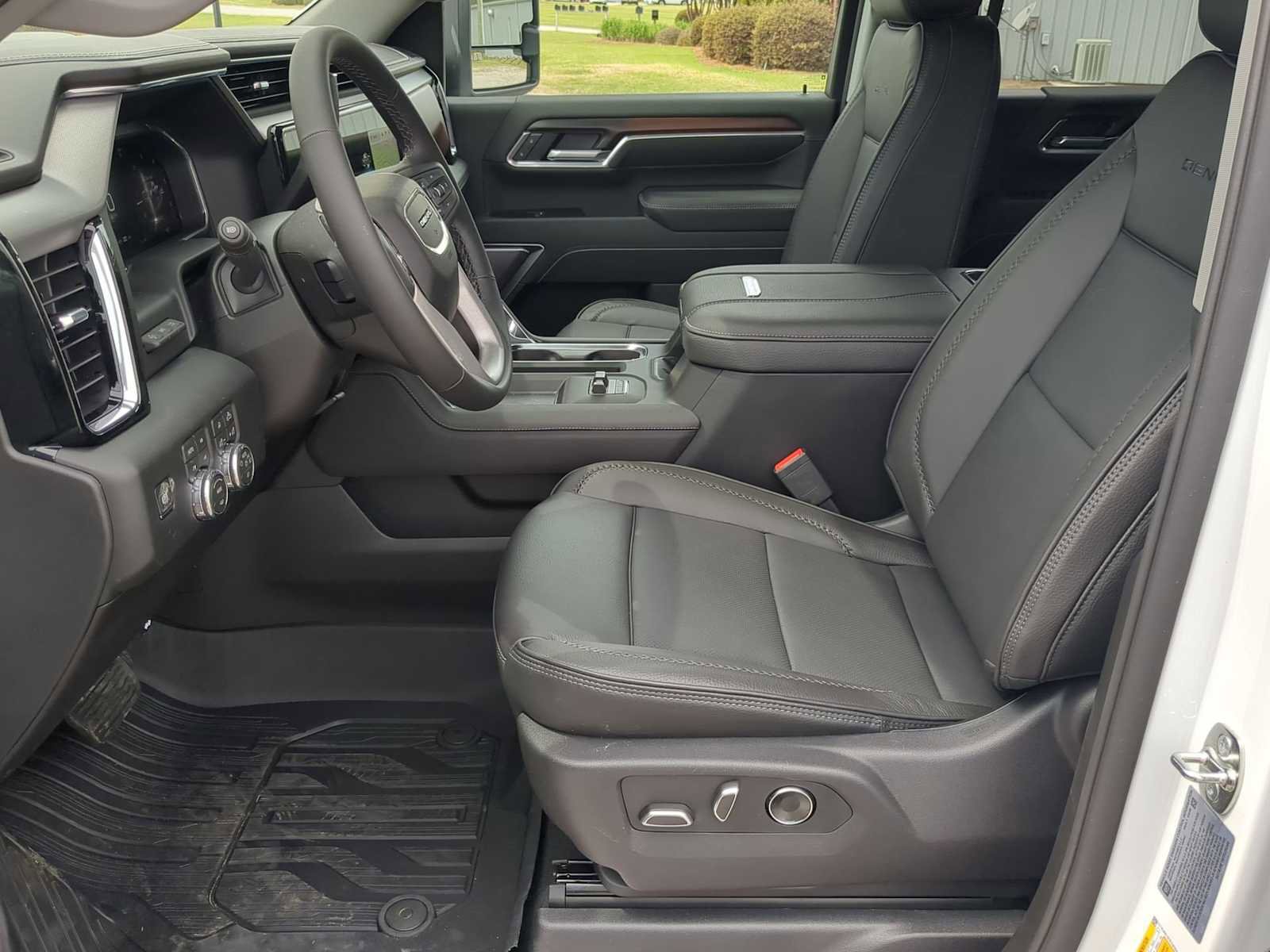 New 2026 GMC Sierra 2500 Denali w/ Denali Reserve Package AWD/4WD image 14