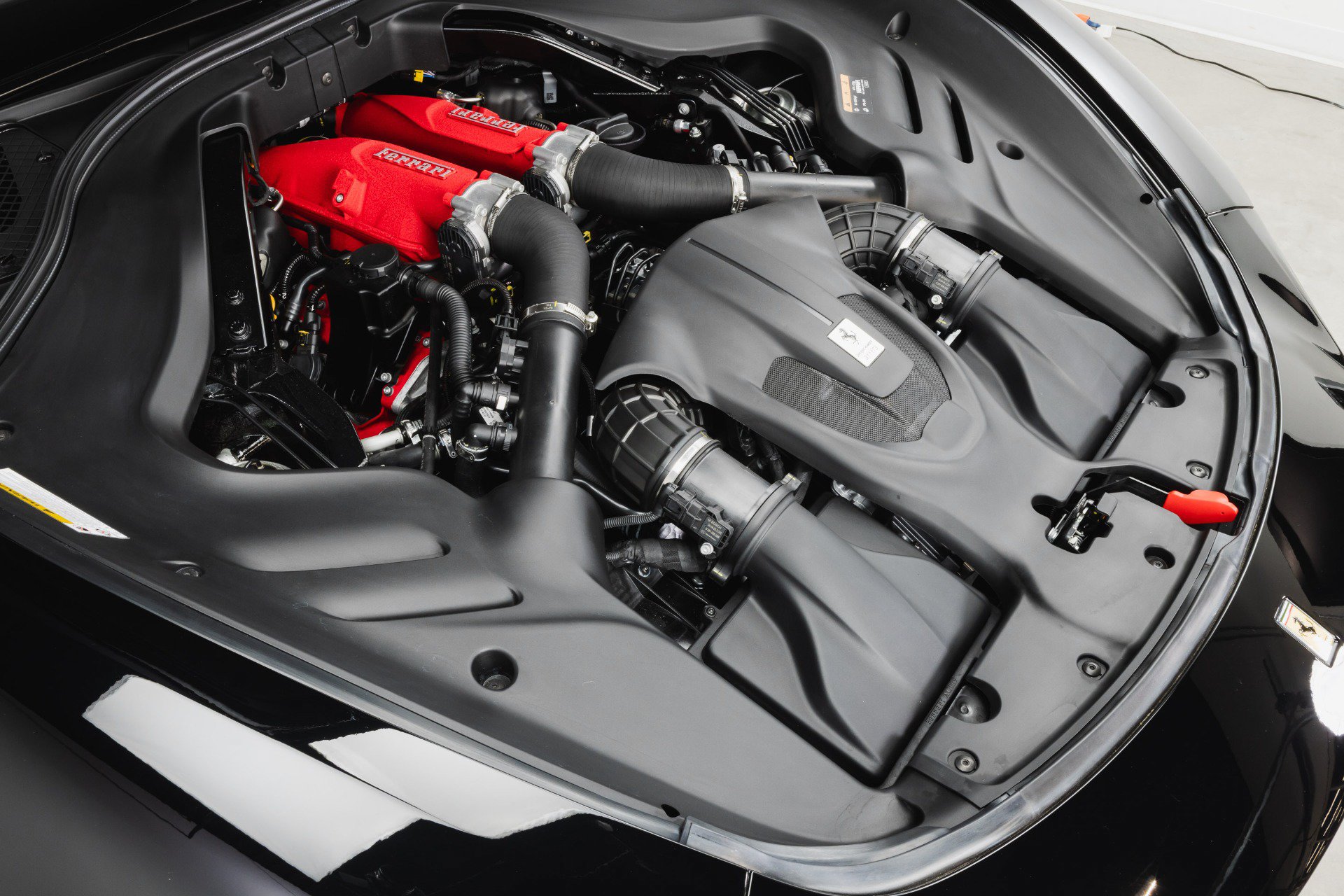 Certified 2024 Ferrari Roma Spider RWD image 95