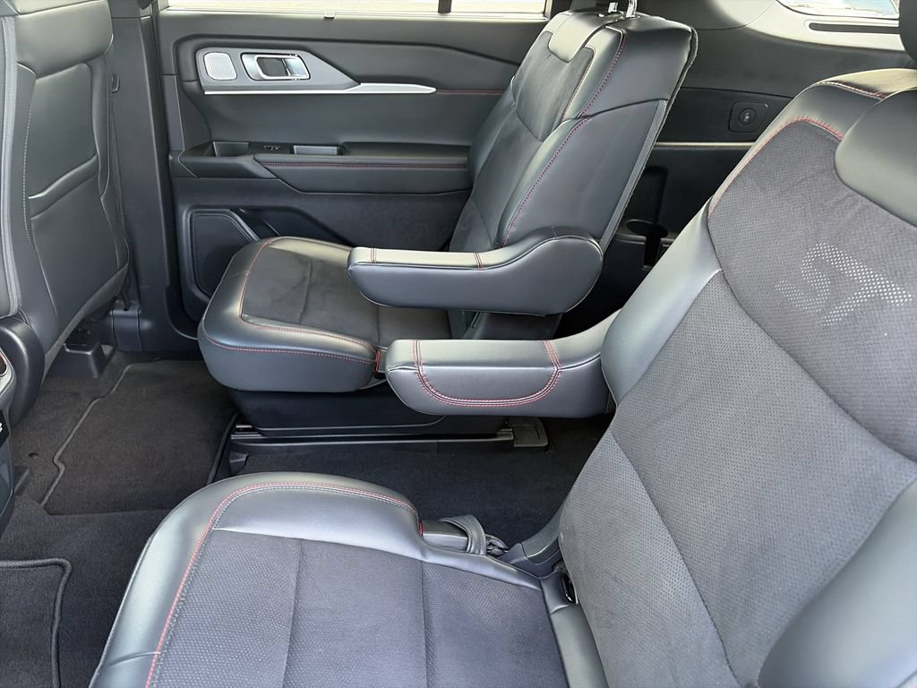 Used 2025 Ford Explorer ST RWD image 27