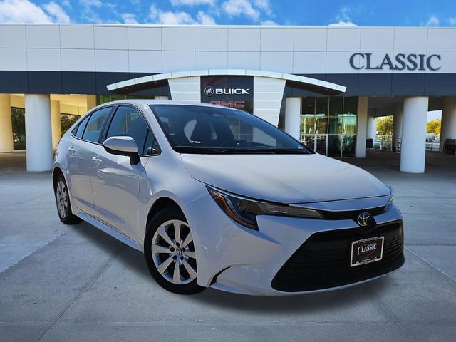 Used 2024 Toyota Corolla LE image 1