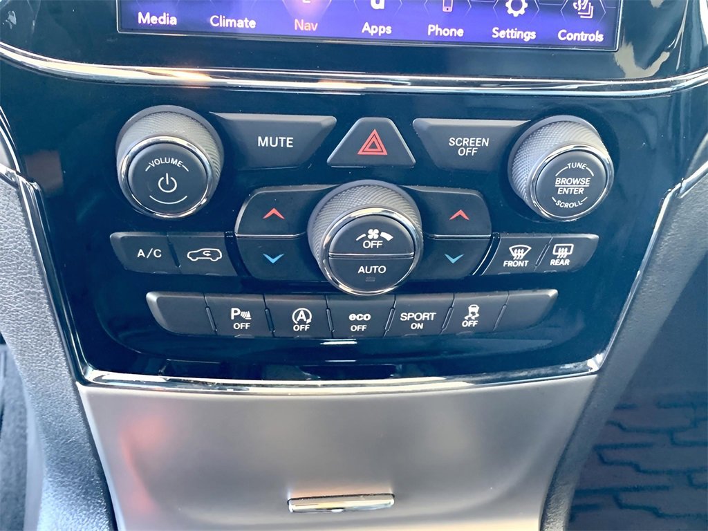 Used 2020 Jeep Grand Cherokee Limited w/ Luxury Group II image 40