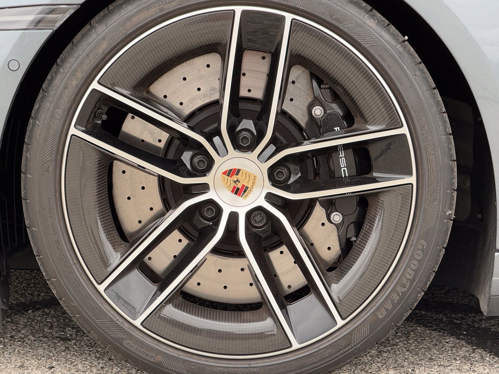 Certified 2025 Porsche 911 Carrera 4 GTS AWD/4WD image 17