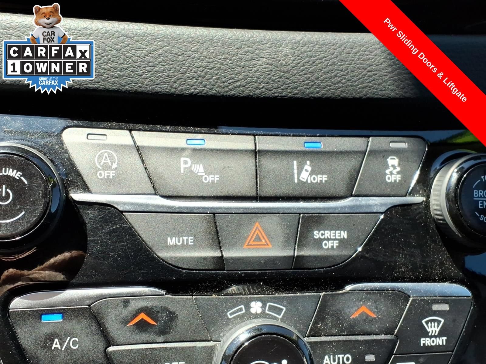 Used 2024 Chrysler Pacifica Touring-L FWD image 22