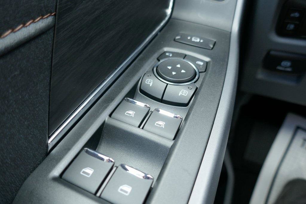 New 2025 Ford F150 Lariat w/ Equipment Group 501A Mid image 17