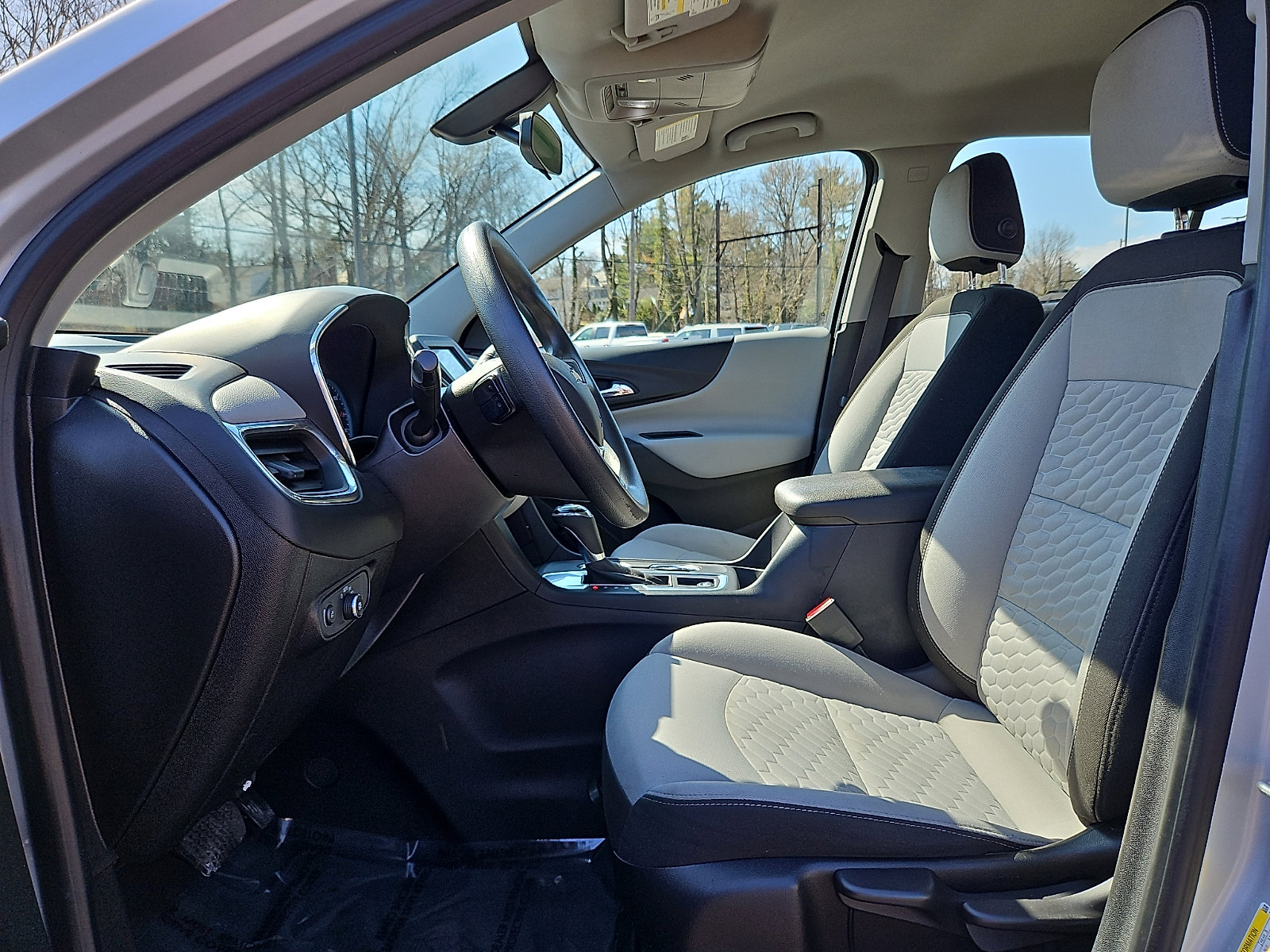 Used 2018 Chevrolet Equinox LS image 13